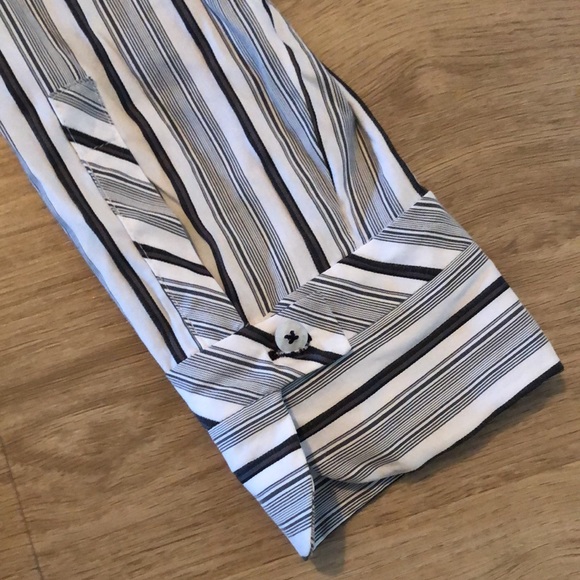 Gray striped size 6 Gerry Weber button down - Picture 2 of 6